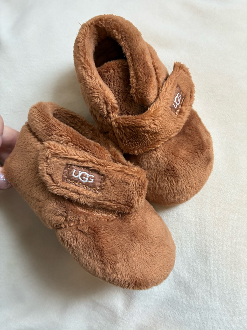 Baby UGG fuzzy Brown Bixbee Slipper Size 4